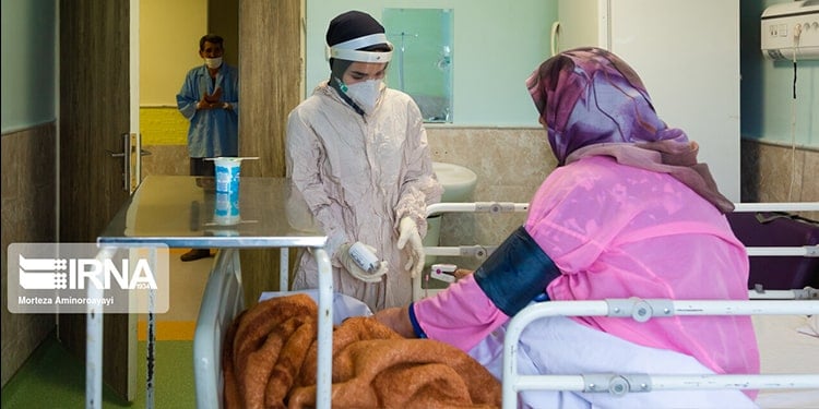 ارتفاع معدل الإصابات ووفاة ربات البيوت بسبب تصاعد تفشي وباء كورونا في إيران