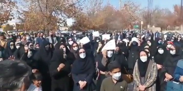 شهدت احتجاجات المعلمين على مستوى البلاد في 66 مدينة في إيران دورالمعلمات النشط