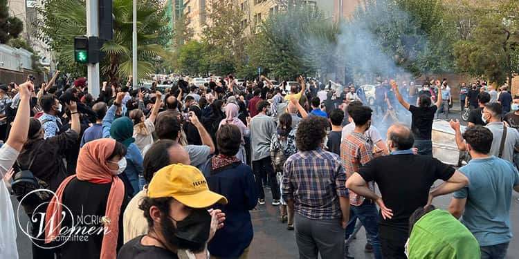 شباب إيران شُعلة لن تنطفىء حتى نصب عرش الحرية في إيران