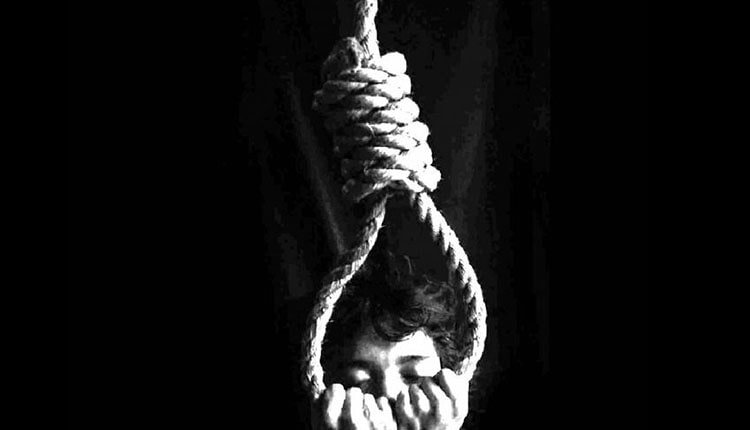 دختران جوان قربانی خودکشی در ایران تحت حاکمیت ملایان
