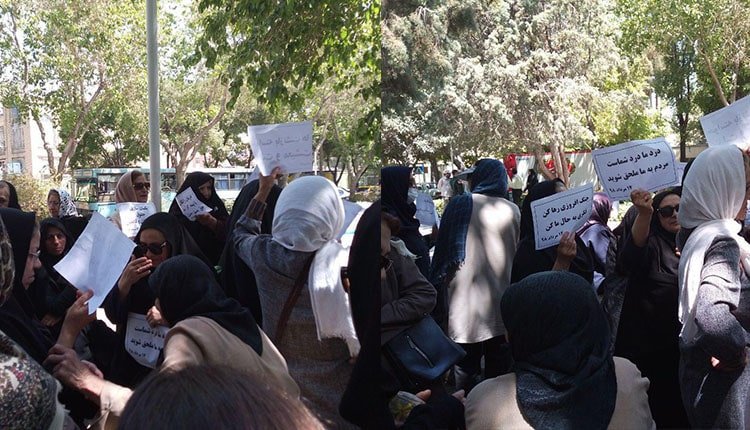 معلمان متعترض در اصفهان