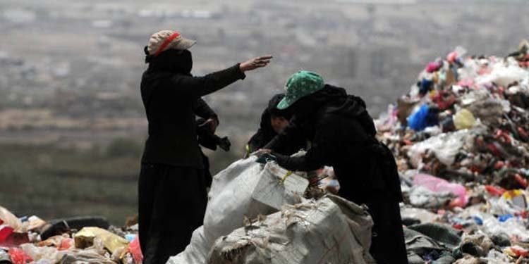 2 Feminization of poverty in Iran women sifting through garbage