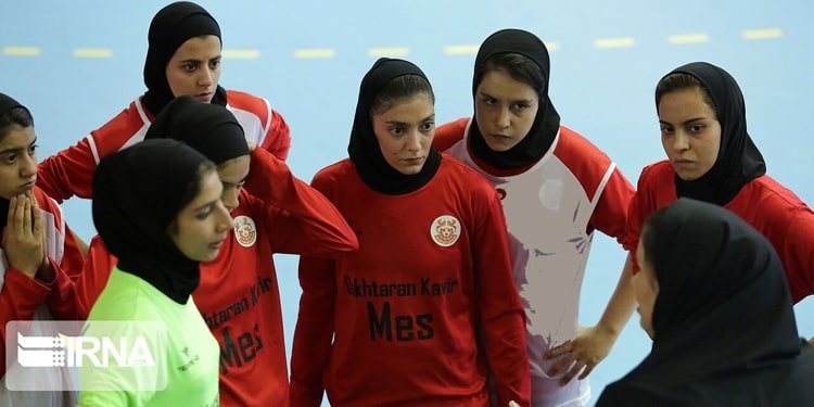 گوشه ای از مشکلات زنان ورزشکار و ورود زنان به ورزشگاه ها در ایران 