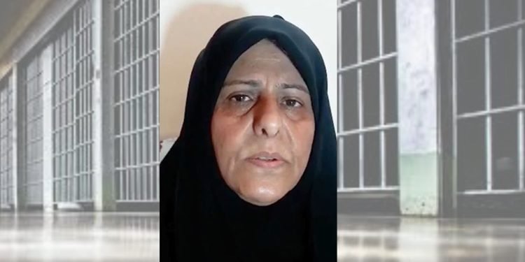 فاطمه سپهری به دلیل درخواست استعفای خامنه ای به ۳.۵ سال حبس محکوم شد