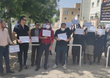 پرستاران ایران با شعار «سزای فداکاری بیکاری نیست» حقوق خود را طلب می کنند