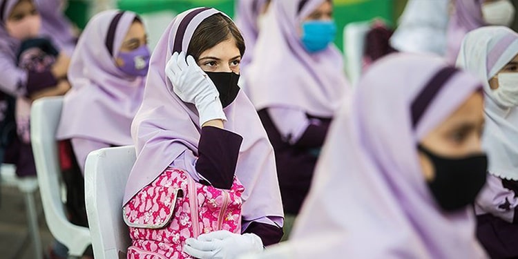 بازگشایی مدارس همزمان با موج سوم کرونا در ایران، جان میلیون ها کودک را به خطر می اندازد