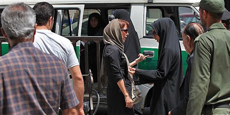 حجاب اجباری، امنیت ملی یا امنیت آخوندهای زن ستیز حاکم بر ایران؟