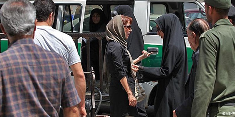 کارزارهای تحمیل حجاب اجباری برای بازداشت هرچه بیشتر زنان ایران