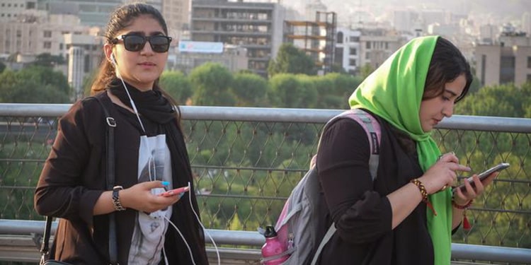 «‌۷۰درصد مردم ایران با حجاب اجباری مخالف هستند» 