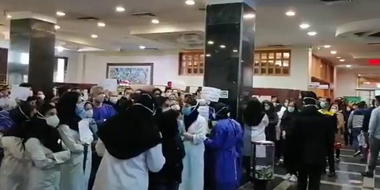 اعتراضات گسترده پرستاران و معلمان و بازنشستگان در شهرهای ملتهب ایران