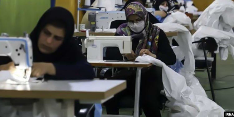 کارگران زن ایرانی بدون بیمه و محروم از می نیمم استانداردهای کار