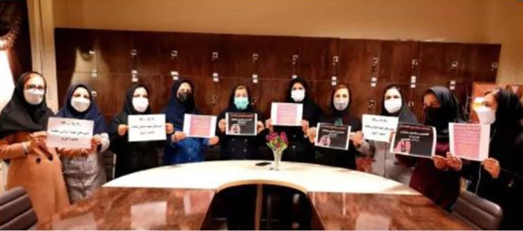 اعتراضات معلمین در ۱۰۰شهر در سراسر ایران 