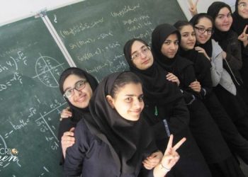 تهدید یک گروه متعصب به مسموم کردن دختران دبیرستانی در سراسر ایران