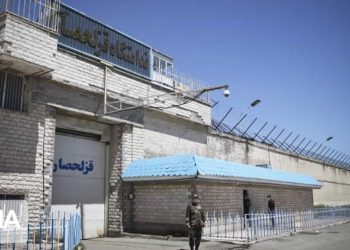 زندان قزلحصار: تعرض به همسر یک زندانی سیاسی
