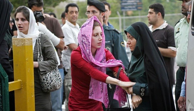 Les pasdaran chargés de la répression des femmes en Iran