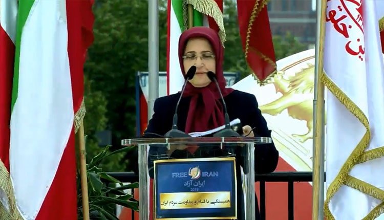 Des milliers de femmes iraniennes participent à la marche pour un Iran libre à Berlin
