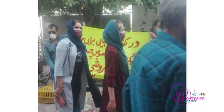 Des femmes manifestant à Kazeroun