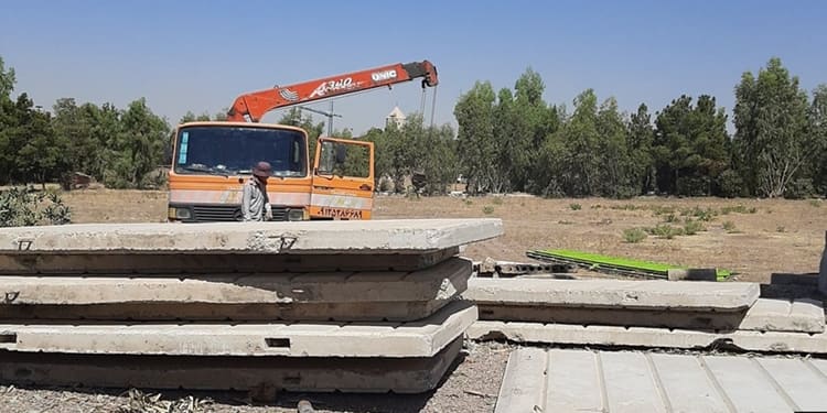 La construction de murs autour du cimetière de Khavaran 