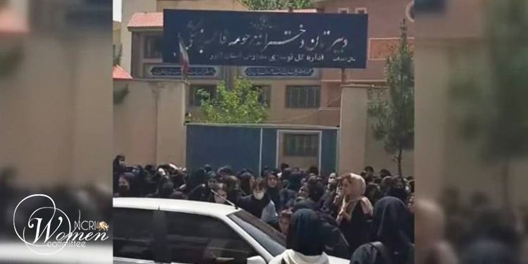 Au moins 40 élèves de l'école de filles Jafari à Kermanchah ont dû être hospitalisées. 