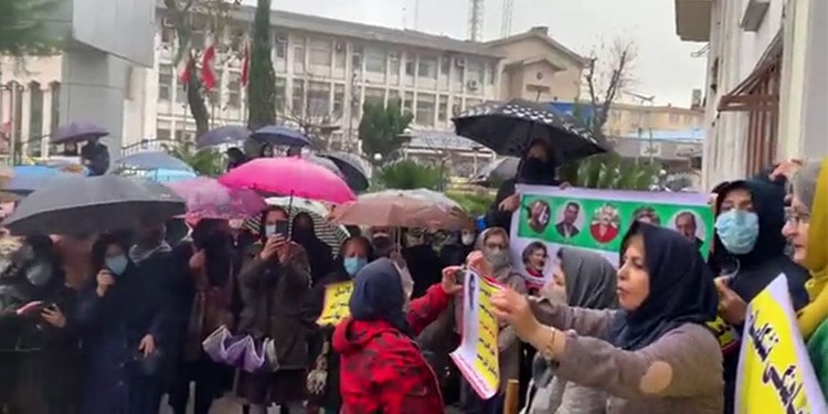 Teachers nationwide protest in Rasht