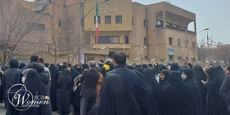 Fanatic Group Threatens Poisoning of High School Girls in Iran