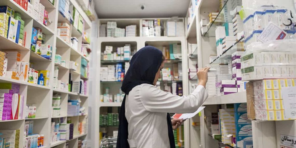 Iranian Regime Links Pharmacy Quotas to the Observance of Hijab